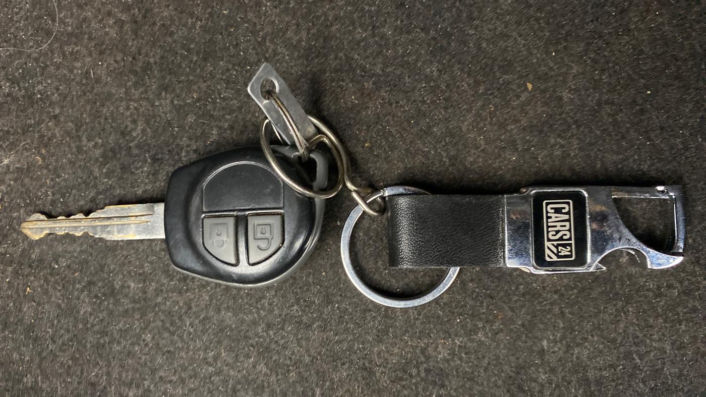 2014 Maruti Swift Dzire VXI, Petrol, Manual, 69,728 km, Key Close Up