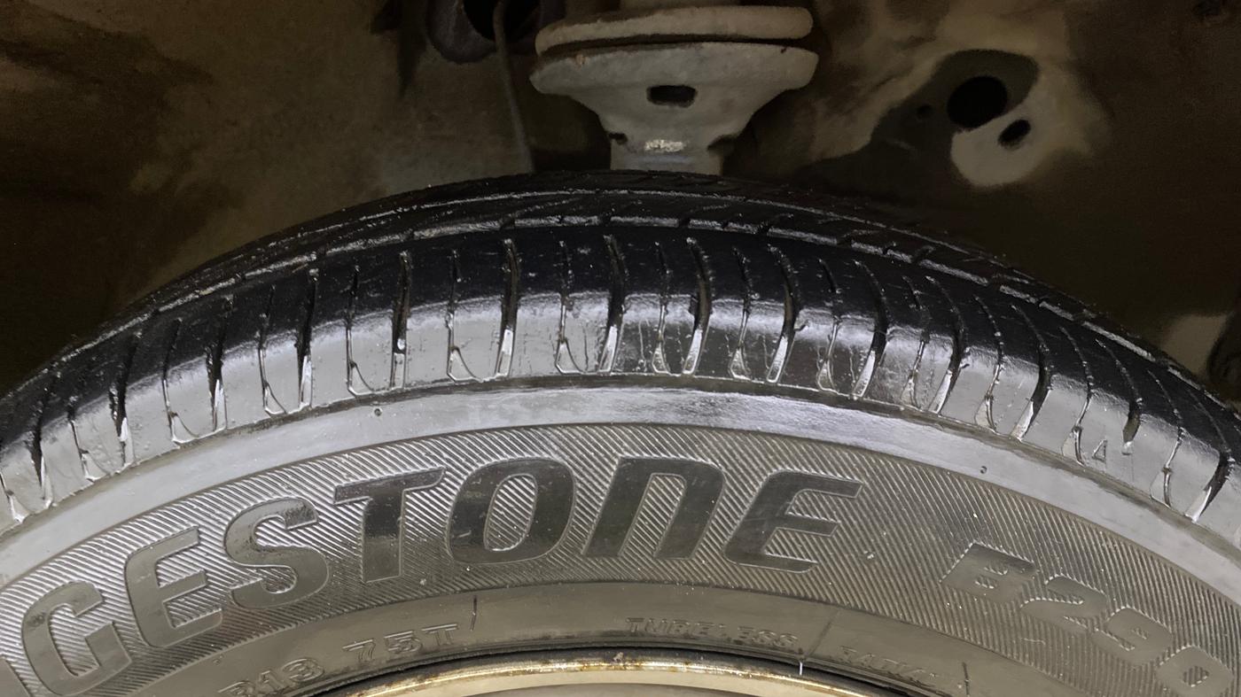 2015 Maruti Wagon R 1.0 LXI CNG, CNG, Manual, 65,672 km, Right Front Tyre Tread