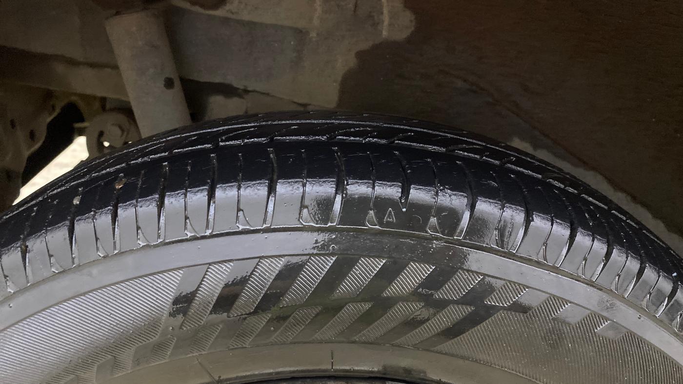 2015 Maruti Wagon R 1.0 LXI CNG, CNG, Manual, 65,672 km, Right Rear Tyre Tread