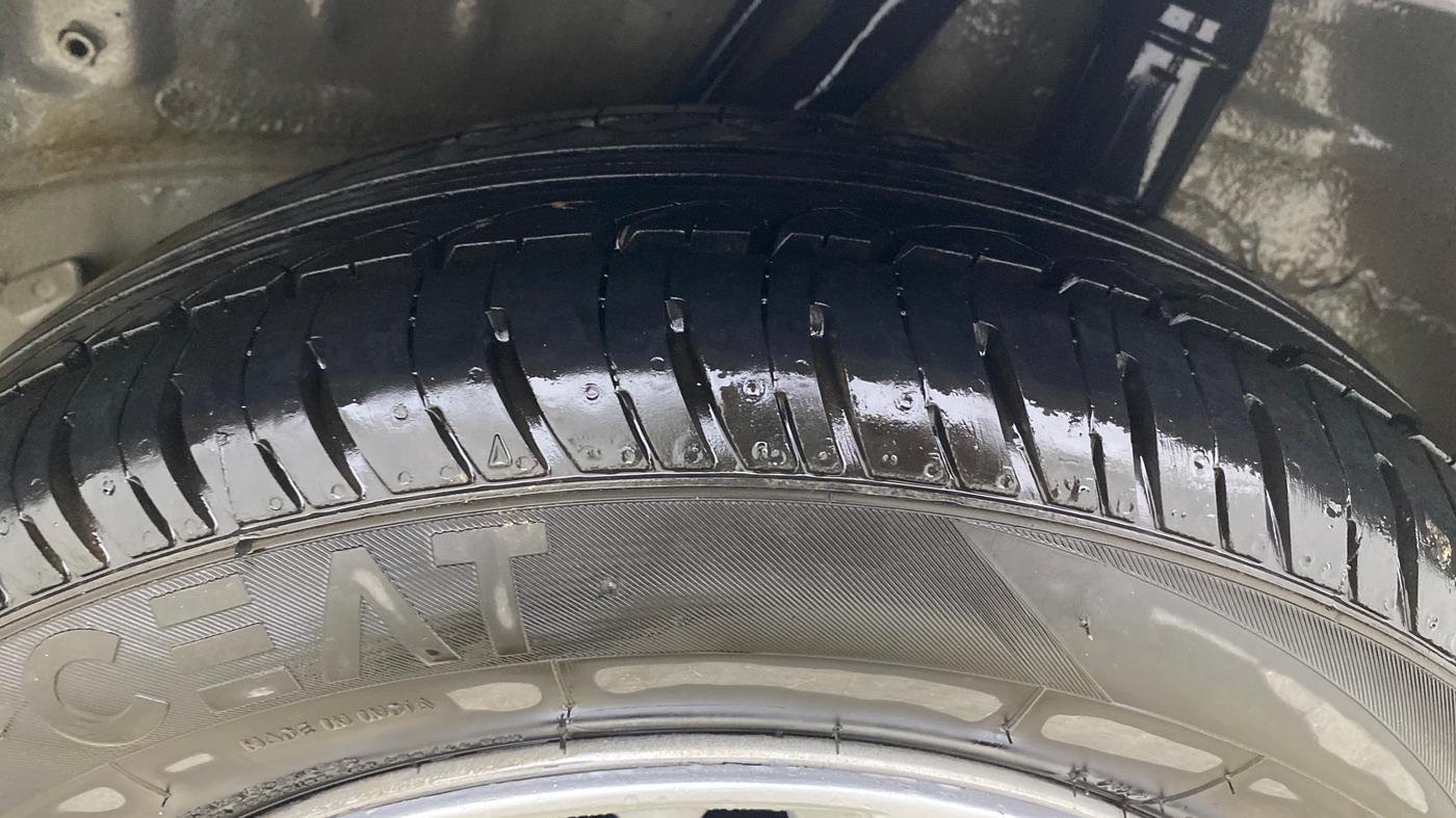 2020 Honda Amaze 1.2L I-VTEC E, CNG, Manual, 40,911 km, Left Rear Tyre Tread