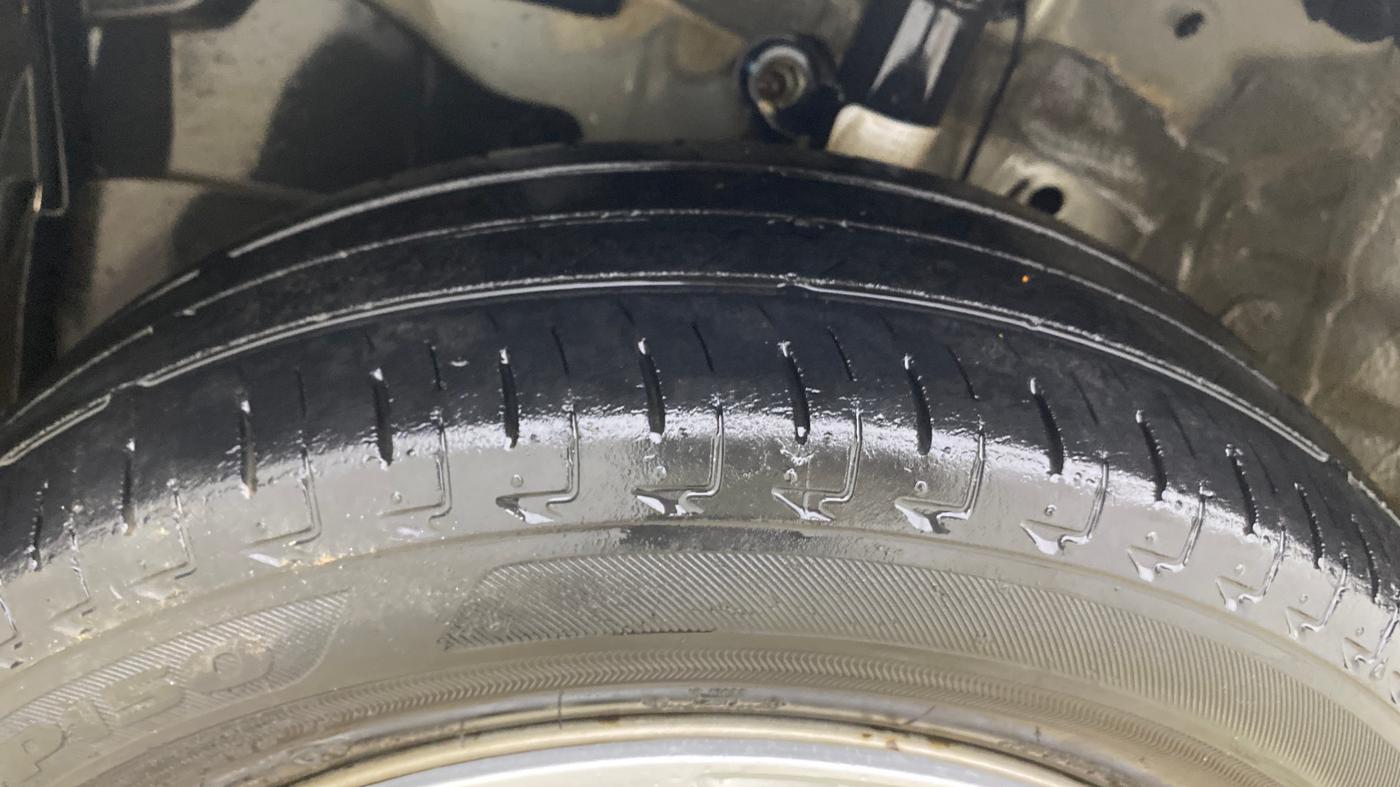 2020 Honda Amaze 1.2L I-VTEC E, CNG, Manual, 40,911 km, Left Front Tyre Tread