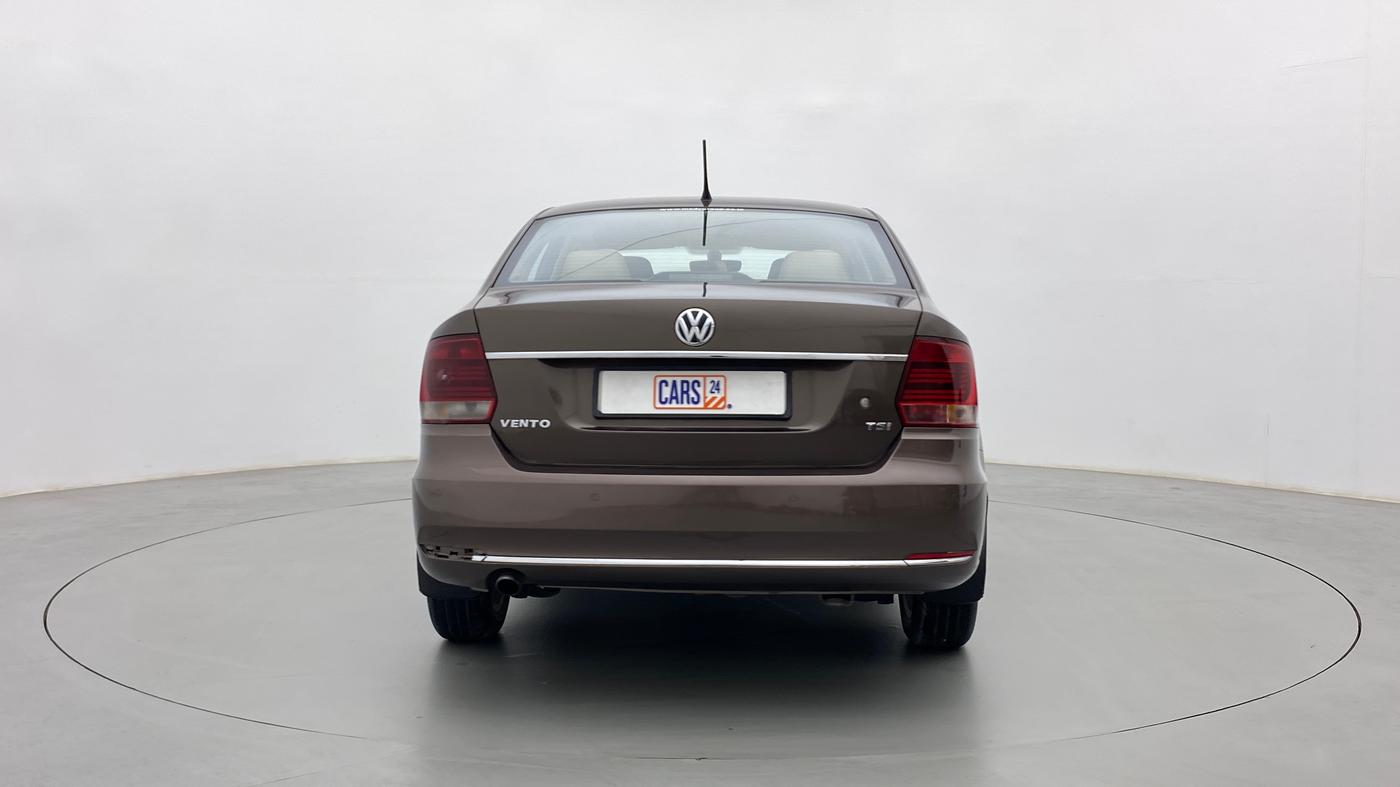 2016 Volkswagen Vento HIGHLINE PLUS 1.2 AT 16 ALLOY, Petrol, Automatic, 55,660 km, Back/Rear