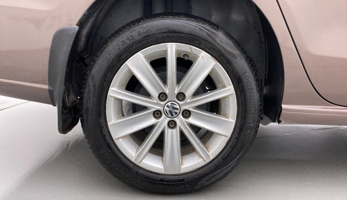 2016 Volkswagen Vento HIGHLINE PLUS 1.2 AT 16 ALLOY, Petrol, Automatic, 55,660 km, Right Rear Wheel