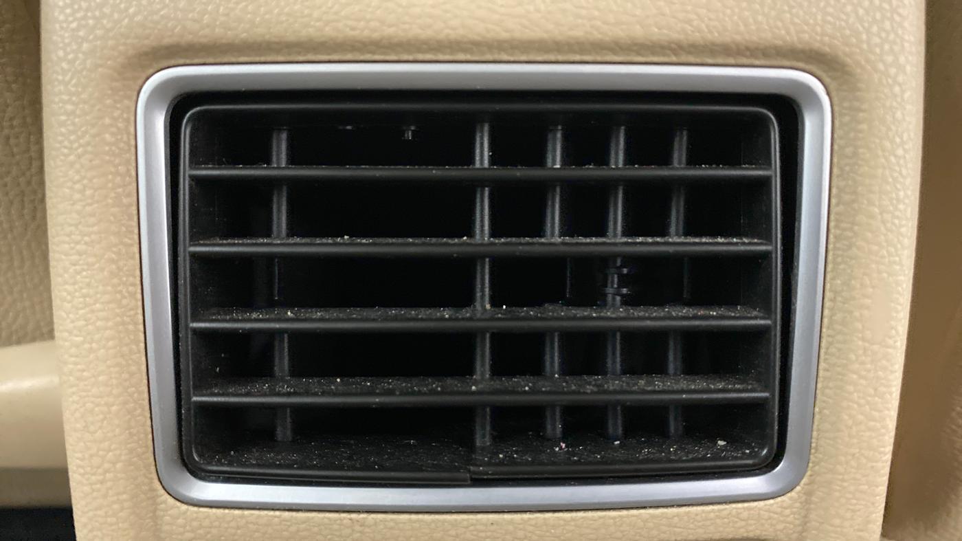2016 Volkswagen Vento HIGHLINE PLUS 1.2 AT 16 ALLOY, Petrol, Automatic, 55,660 km, Rear AC Vents
