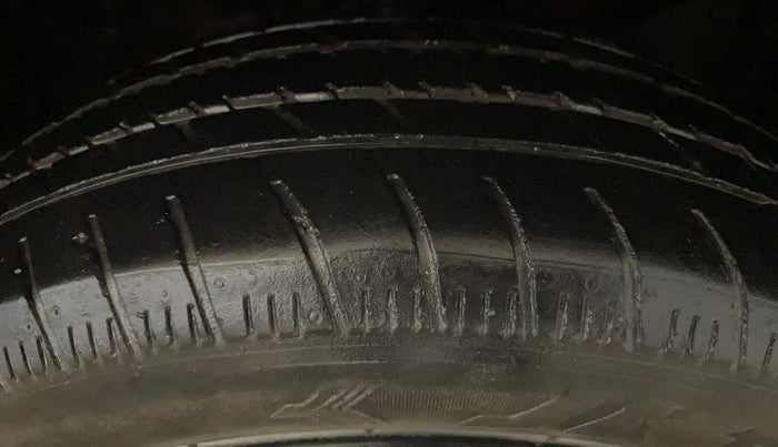 2018 Honda Amaze 1.2L I-VTEC S, CNG, Manual, 43,588 km, Right Front Tyre Tread