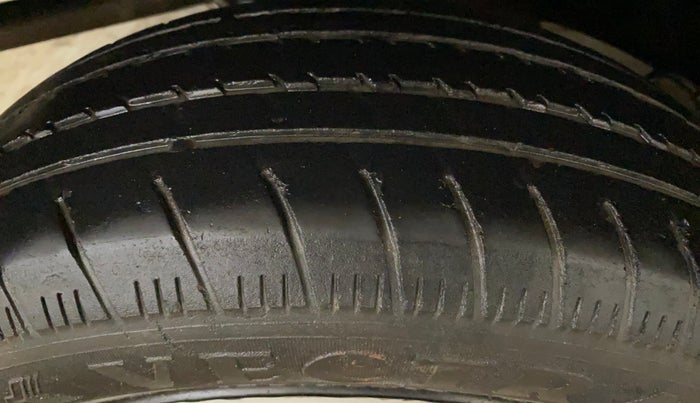 2018 Honda Amaze 1.2L I-VTEC S, CNG, Manual, 43,588 km, Right Rear Tyre Tread