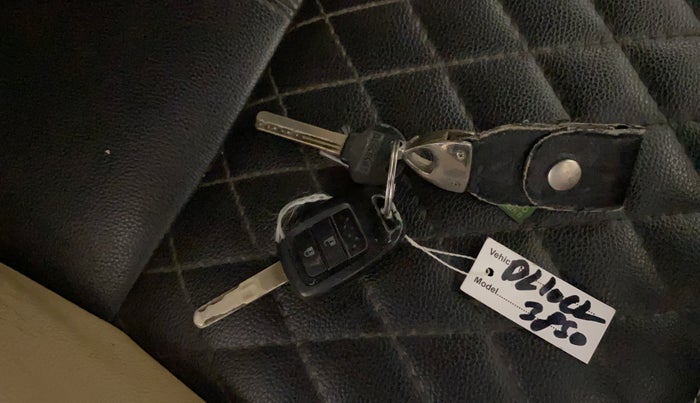 2018 Honda Amaze 1.2L I-VTEC S, CNG, Manual, 43,588 km, Key Close Up