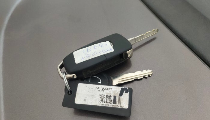 2018 Tata Tiago XZA PETROL, Petrol, Automatic, 60,673 km, Key Close Up