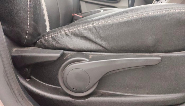 2018 Tata Tiago XZA PETROL, Petrol, Automatic, 60,673 km, Driver Side Adjustment Panel