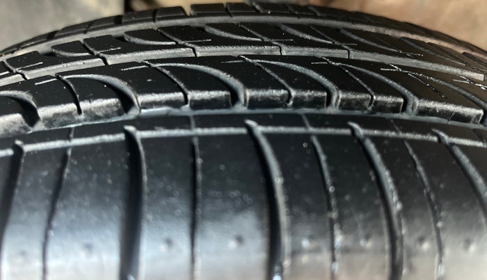 2019 Maruti New Wagon-R VXI 1.0, Petrol, Manual, 65,314 km, Left Front Tyre Tread