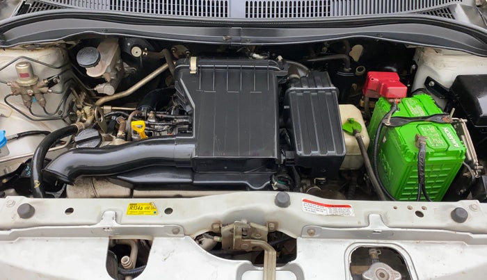 2010 Maruti Swift VXI, Petrol, Manual, 77,112 km, Open Bonet