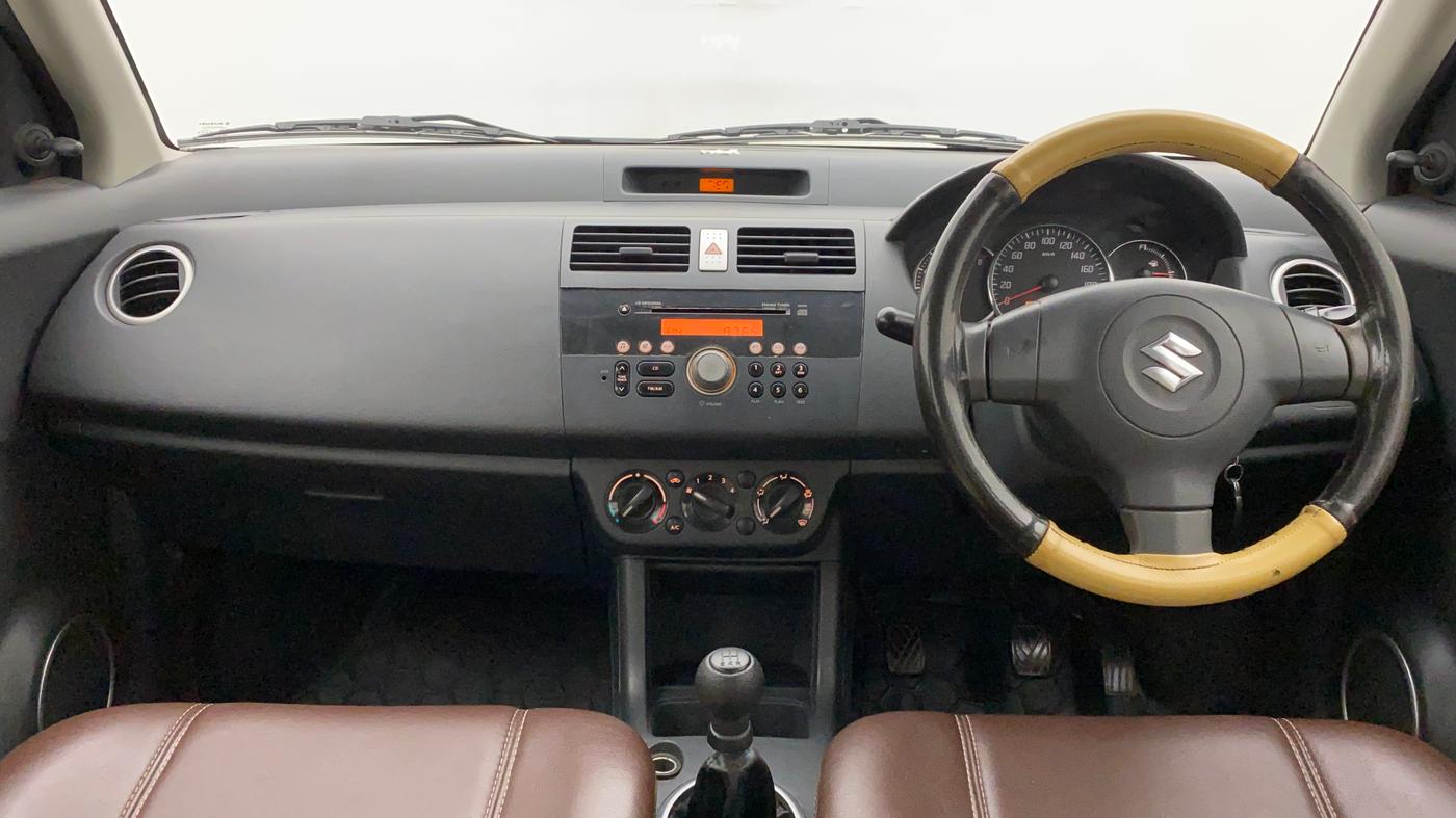 2010 Maruti Swift VXI, Petrol, Manual, 77,112 km, Dashboard