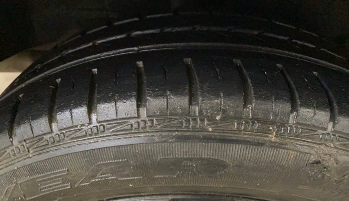 2014 Toyota Etios G, Petrol, Manual, 59,366 km, Right Rear Tyre Tread