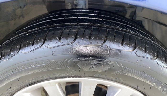 2017 Maruti Ciaz ALPHA  AT 1.4  PETROL, Petrol, Automatic, 22,572 km, Right Front Tyre Tread