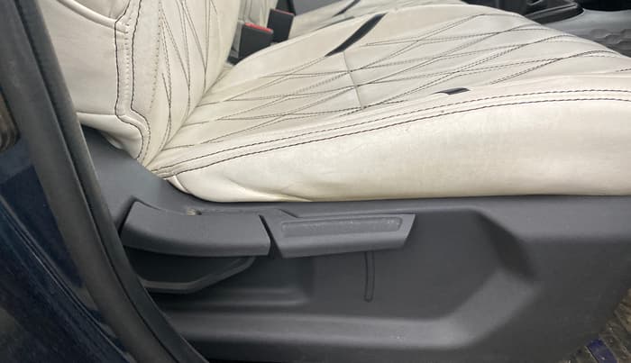 2023 Hyundai GRAND I10 NIOS SPORTZ 1.2 KAPPA VTVT, Petrol, Manual, 29,148 km, Driver Side Adjustment Panel