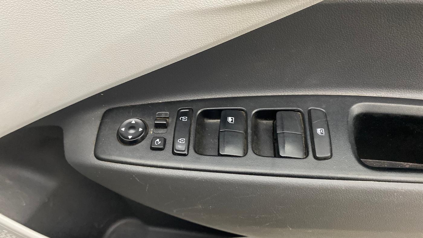 2023 Hyundai GRAND I10 NIOS SPORTZ 1.2 KAPPA VTVT, Petrol, Manual, 29,148 km, Driver Side Door Panels Control