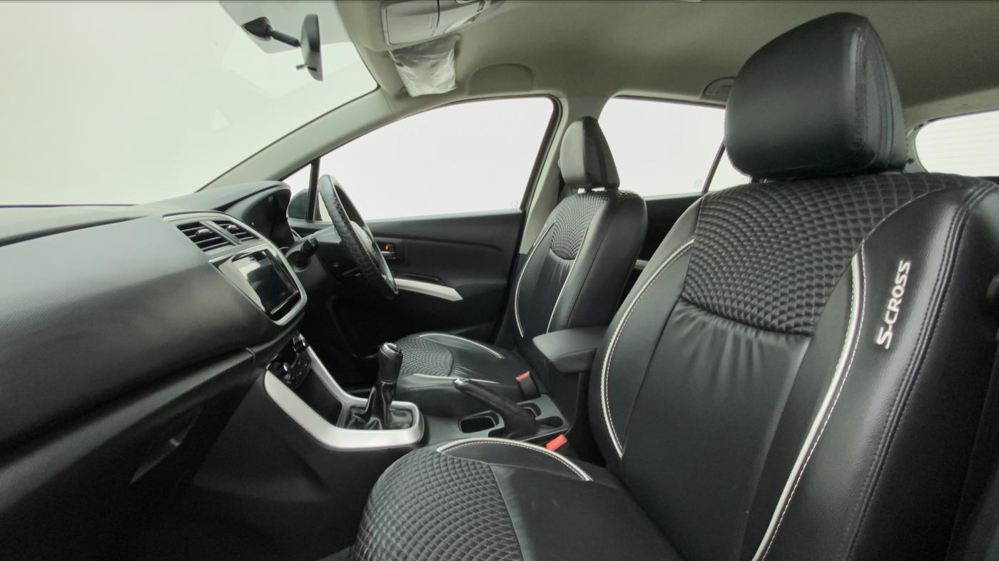 2016 Maruti S Cross ZETA 1.3, Diesel, Manual, 41,950 km, Right Side Front Door Cabin
