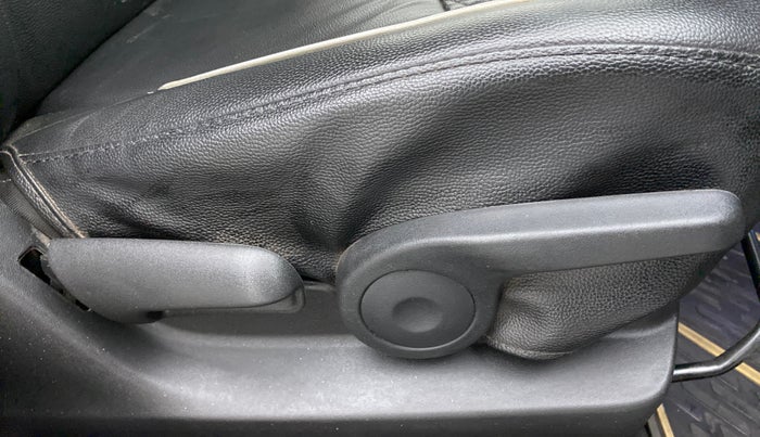 2016 Maruti S Cross ZETA 1.3, Diesel, Manual, 41,950 km, Driver Side Adjustment Panel