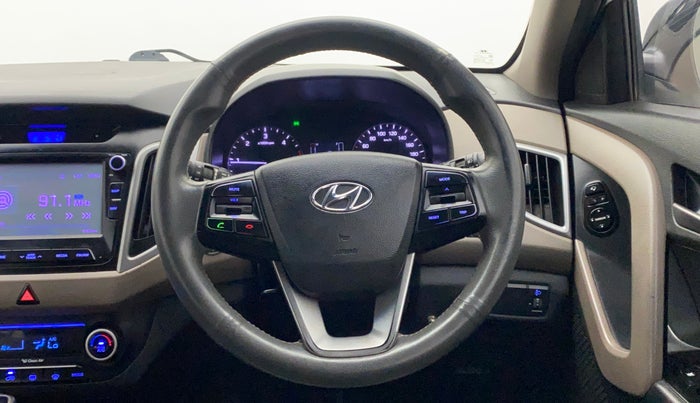 2016 Hyundai Creta SX PLUS AT 1.6 DIESEL, Diesel, Automatic, 1,18,727 km, Steering Wheel Close Up