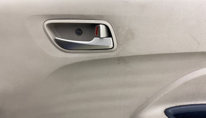 2018 Hyundai NEW SANTRO SPORTZ CNG, CNG, Manual, 1,25,446 km, Driver Side Door Panels Control