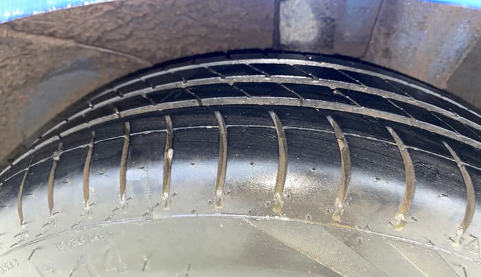 2018 Hyundai NEW SANTRO SPORTZ CNG, CNG, Manual, 1,25,446 km, Left Rear Tyre Tread