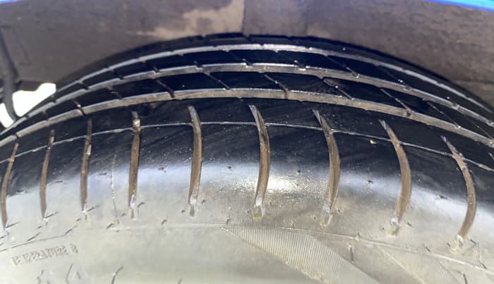2018 Hyundai NEW SANTRO SPORTZ CNG, CNG, Manual, 1,25,446 km, Right Rear Tyre Tread
