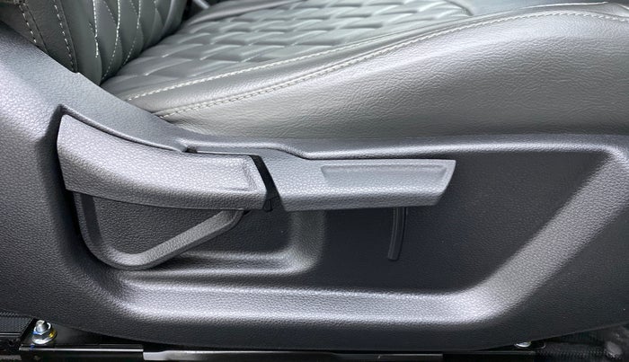 2022 KIA SELTOS HTK 1.5 PETROL, Petrol, Manual, 1,644 km, Driver Side Adjustment Panel