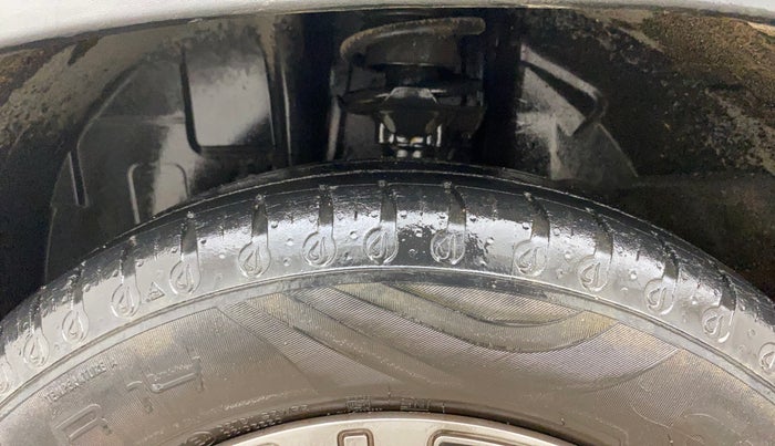 2020 Renault Kwid CLIMBER 1.0 AMT (O), Petrol, Automatic, 54,762 km, Left Front Tyre Tread