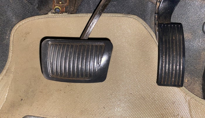 2014 Hyundai Xcent SX AT 1.2 (O), CNG, Automatic, 1,20,410 km, Pedals