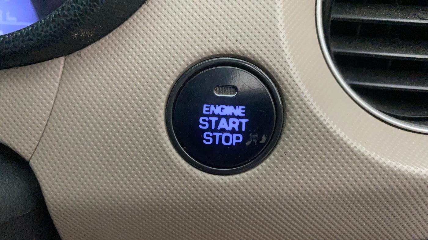 2014 Hyundai Xcent SX AT 1.2 (O), CNG, Automatic, 1,20,410 km, Keyless Start/ Stop Button