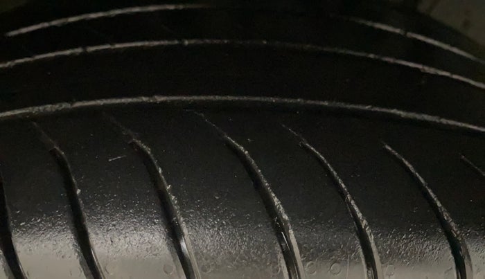 2022 Skoda KUSHAQ STYLE 1.5L TSI DSG, Petrol, Automatic, 27,752 km, Left Front Tyre Tread