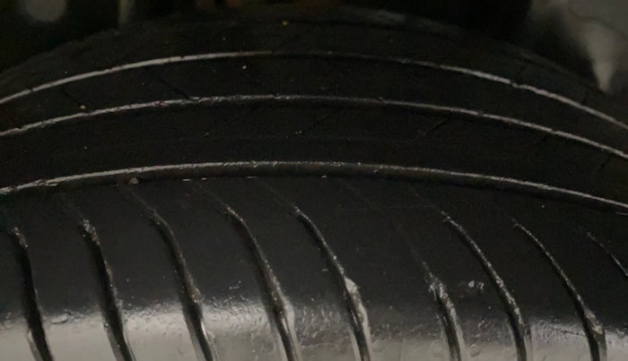 2022 Skoda KUSHAQ STYLE 1.5L TSI DSG, Petrol, Automatic, 27,752 km, Right Rear Tyre Tread