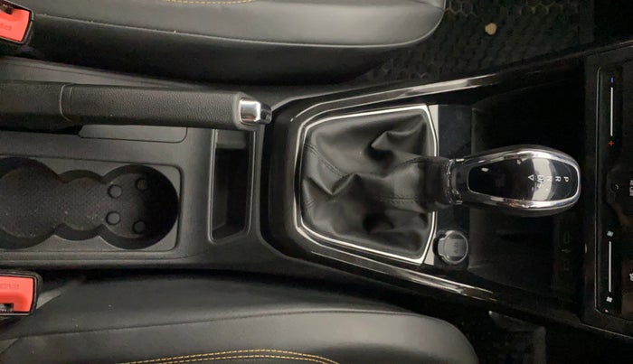 2022 Skoda KUSHAQ STYLE 1.5L TSI DSG, Petrol, Automatic, 27,752 km, Gear Lever