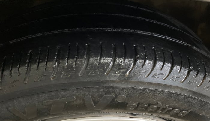 2021 Maruti Baleno DELTA PETROL 1.2, Petrol, Manual, 66,361 km, Left Front Tyre Tread