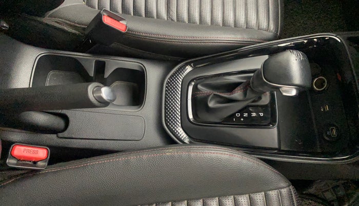 2020 KIA SONET GTX PLUS 1.0 DCT, Petrol, Automatic, 49,715 km, Gear Lever