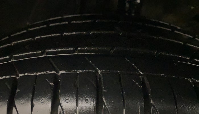 2020 KIA SONET GTX PLUS 1.0 DCT, Petrol, Automatic, 49,715 km, Left Front Tyre Tread