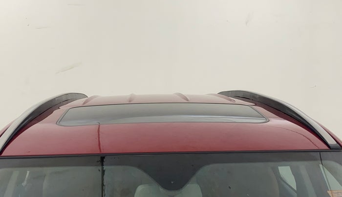 2018 Mahindra XUV500 W11, Diesel, Manual, 97,358 km, Moonroof/ Sunroof