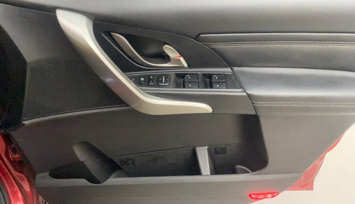 2018 Mahindra XUV500 W11, Diesel, Manual, 97,358 km, Driver Side Door Panels Control
