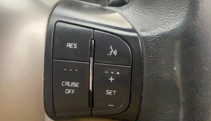 2018 Mahindra XUV500 W11, Diesel, Manual, 97,358 km, Adaptive Cruise Control