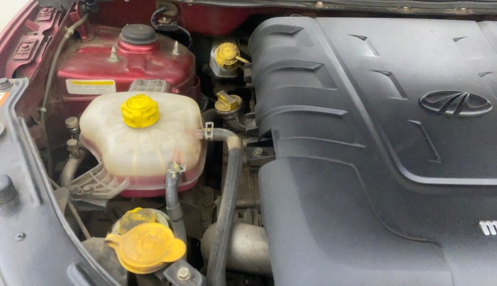 2018 Mahindra XUV500 W11, Diesel, Manual, 97,358 km, Engine View - Right