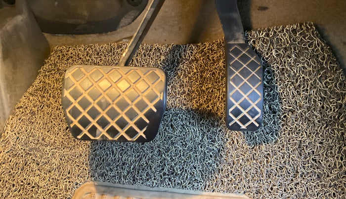 2017 Volkswagen Vento HIGHLINE PETROL AT, Petrol, Automatic, 75,987 km, Pedals