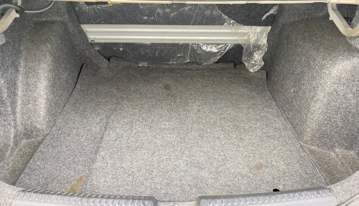 2017 Volkswagen Vento HIGHLINE PETROL AT, Petrol, Automatic, 75,987 km, Boot Inside