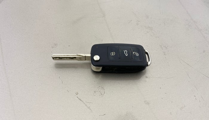 2017 Volkswagen Vento HIGHLINE PETROL AT, Petrol, Automatic, 75,987 km, Key Close Up