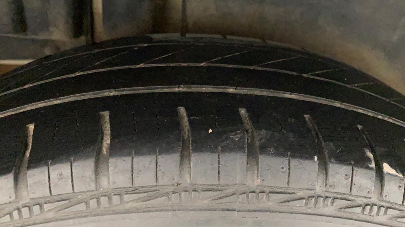 2012 Maruti Swift VXI, Petrol, Manual, 1,09,948 km, Right Rear Tyre Tread