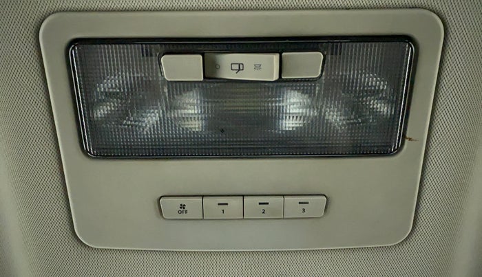 2018 Tata Hexa Varicor 400 XM, Diesel, Manual, 55,269 km, Rear AC Temperature Control