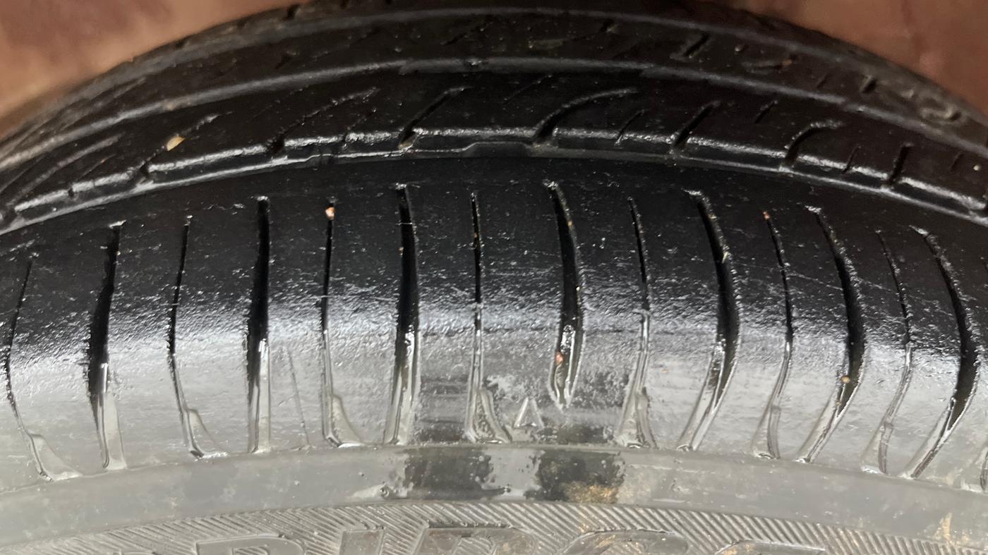 2016 Maruti Alto K10 VXI AMT, Petrol, Automatic, 96,947 km, Left Front Tyre Tread