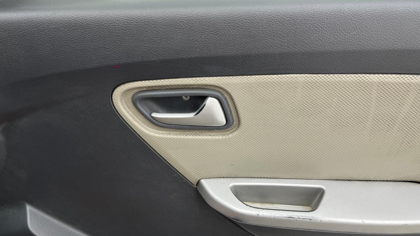 2016 Maruti Alto K10 VXI AMT, Petrol, Automatic, 96,947 km, Driver Side Door Panels Control