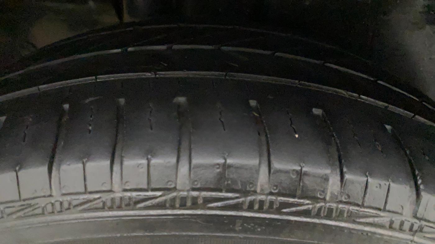 2012 Maruti Ertiga VDI, Diesel, Manual, 1,07,202 km, Left Rear Tyre Tread