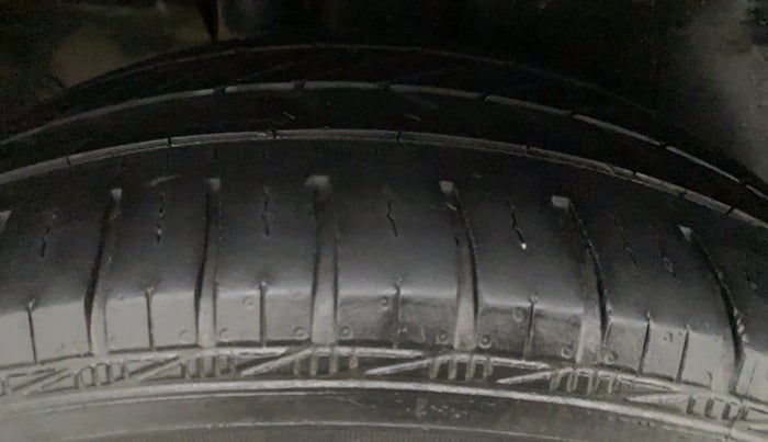 2012 Maruti Ertiga VDI, Diesel, Manual, 1,07,202 km, Left Rear Tyre Tread