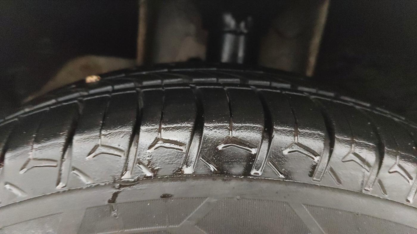 2013 Tata Indigo ECS LX CR4, Diesel, Manual, 42,804 km, Left Front Tyre Tread